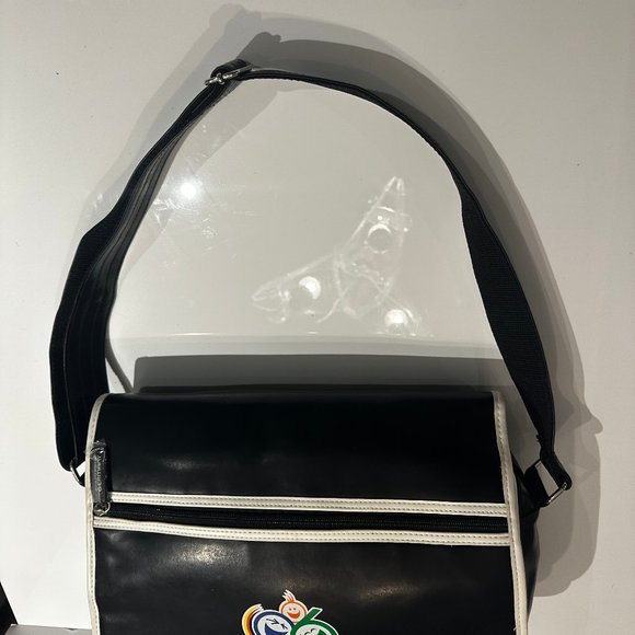 Rare 2006 FIFA World Cup Unisex Courier Bag Never Used Official License - Picture 6 of 14